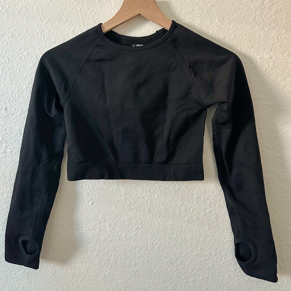Black Spandex Long-Sleeve Cropped Workout Top